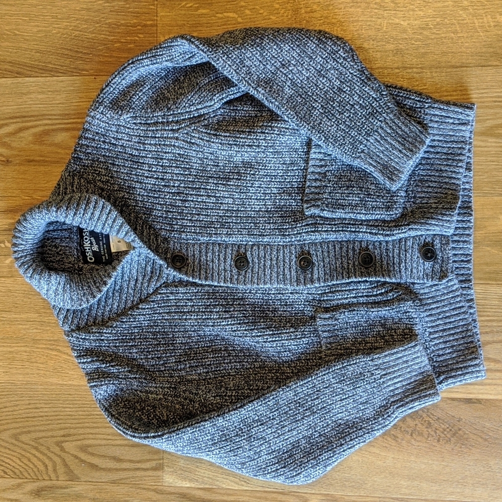 Boys gray cardigan size 8 (runs small)